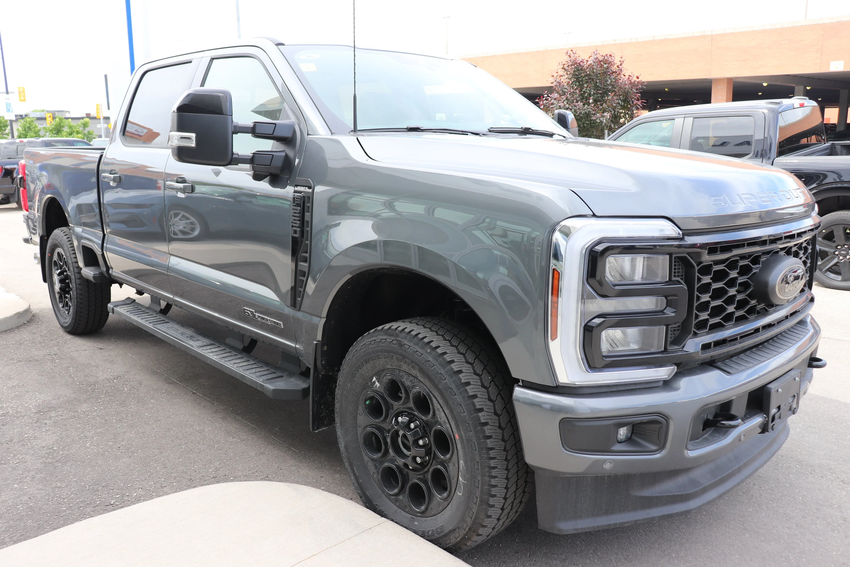 New 2026 CARBONIZED GREY METALLIC Ford LARIAT image 4