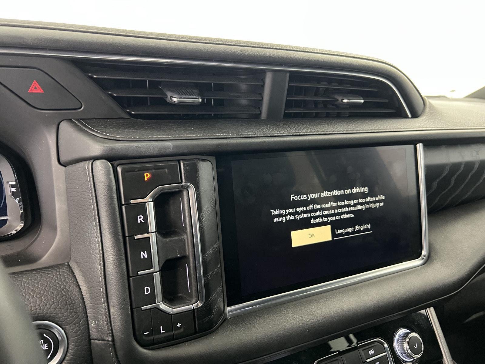 2023 GMC Yukon Denali - Photo 17