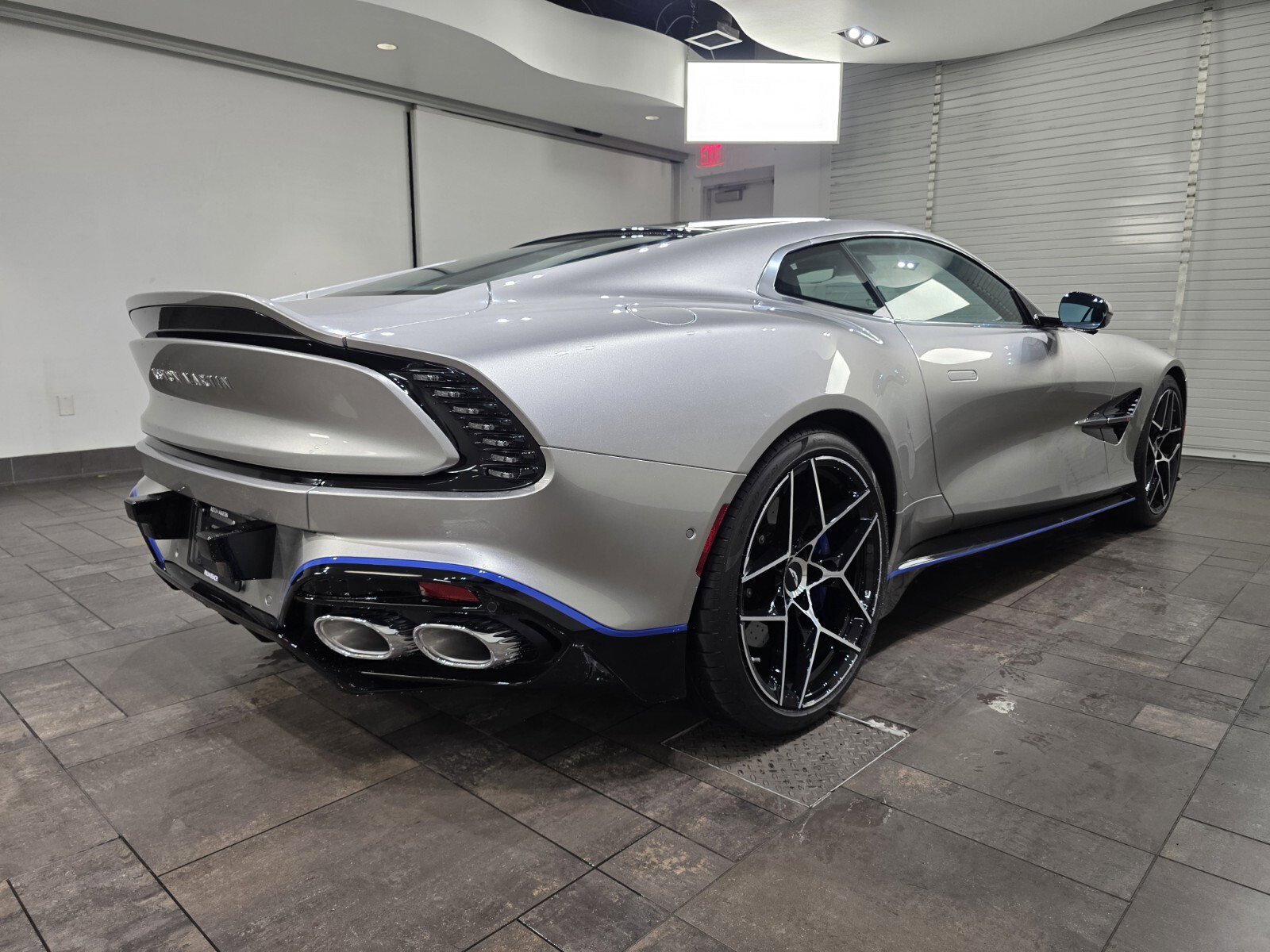 2026 Aston Martin Vanquish Base - Photo 24