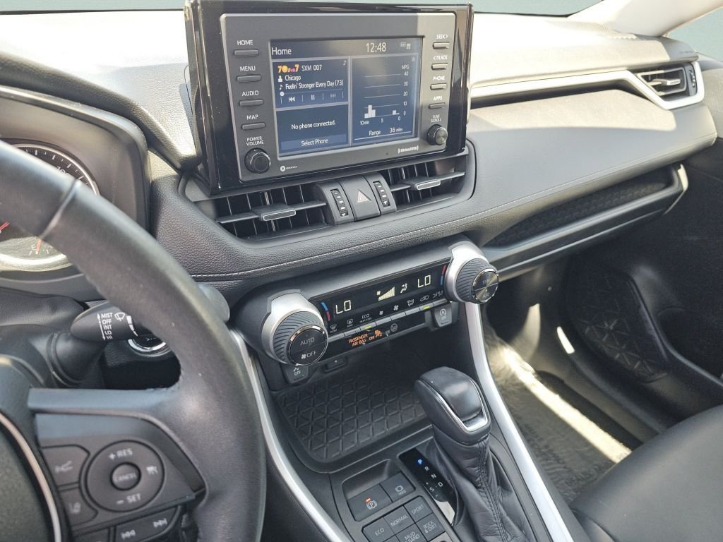 Used 2022 Silver Sky Metallic Toyota XLE Premium image 34