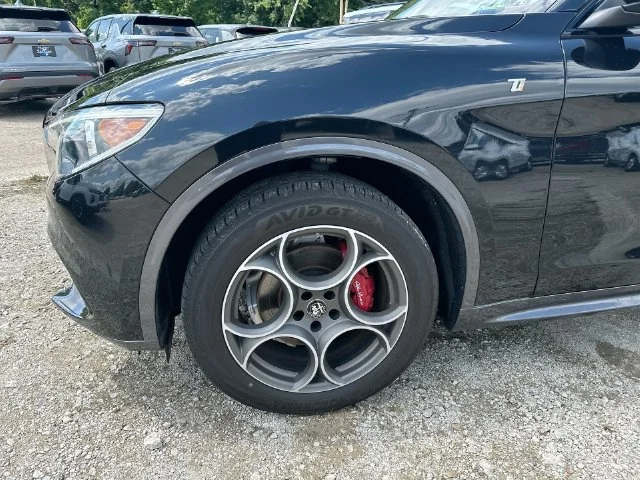 Used 2023 Black Metallic Alfa Romeo Ti image 37