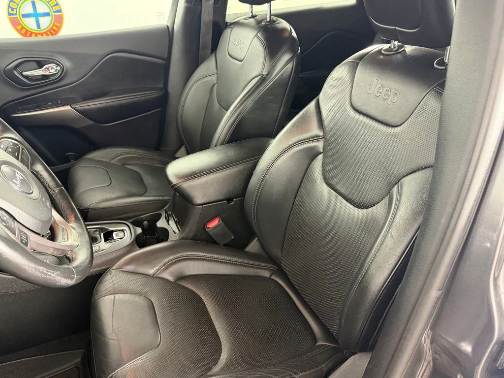 Used 2019 Granite Crystal Clearcoat Metallic Jeep Limited image 10