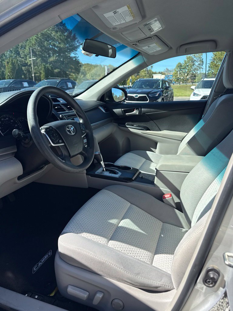 Used 2014 Silver Toyota LE image 5