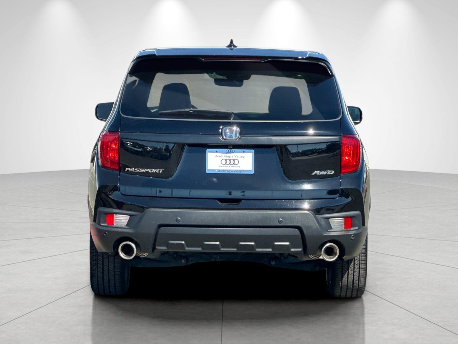 Used 2023 Crystal Black Pearl Honda EX-L image 4