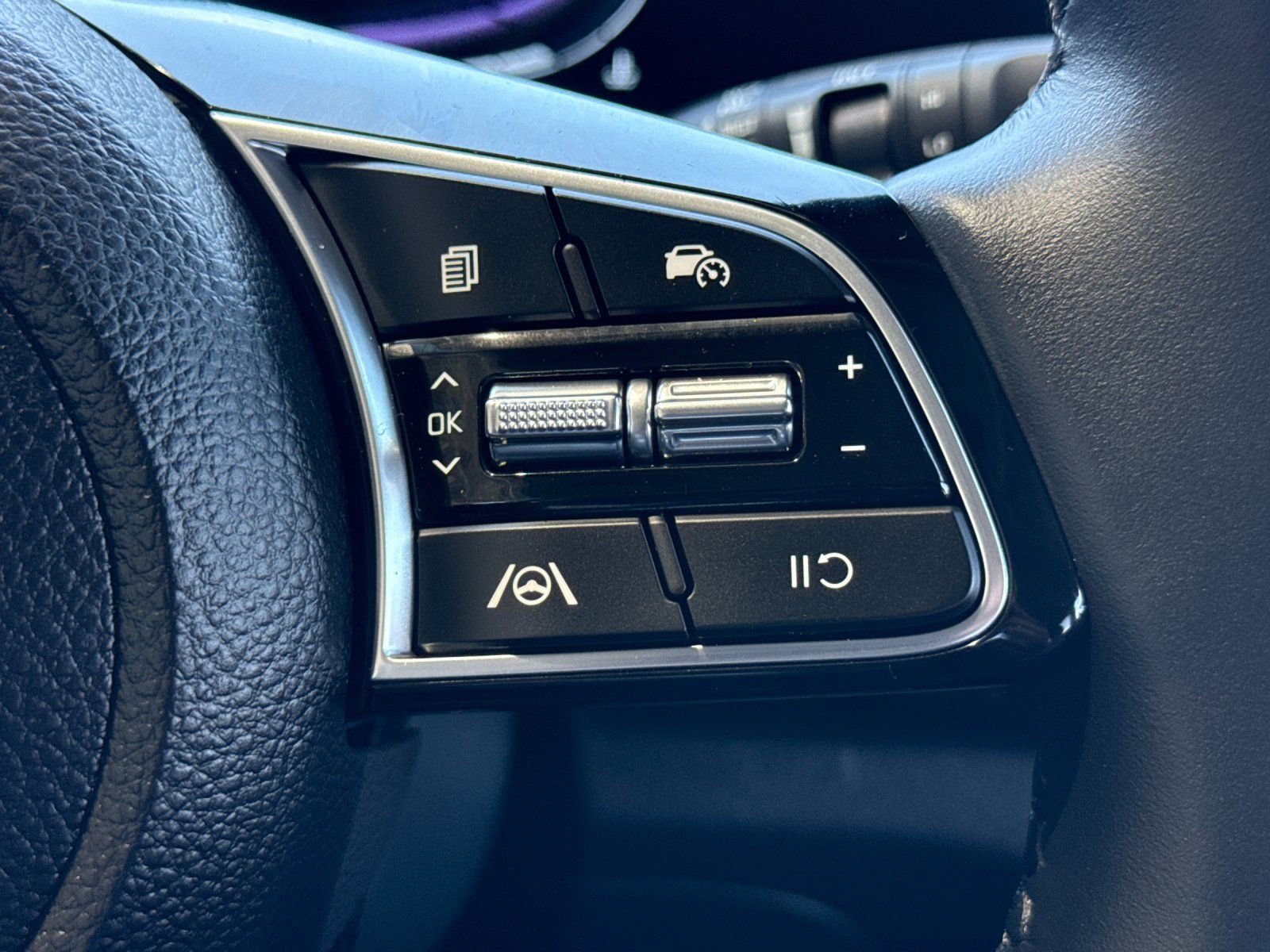 New 2026 Snow White Pearl Kia S image 26