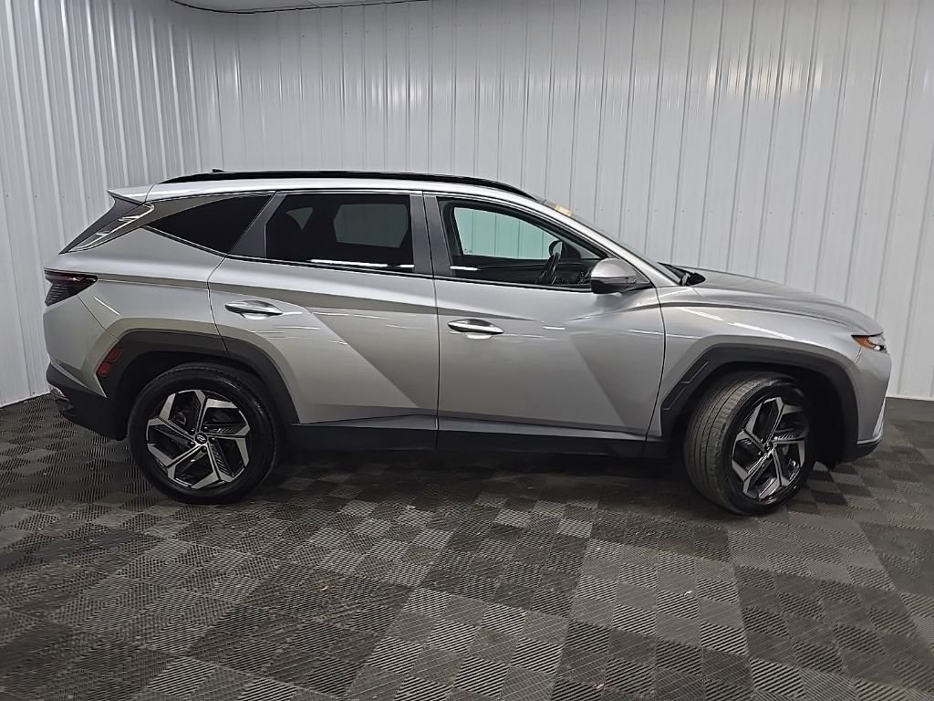 Used 2024 Silver Hyundai SEL Convenience image 2