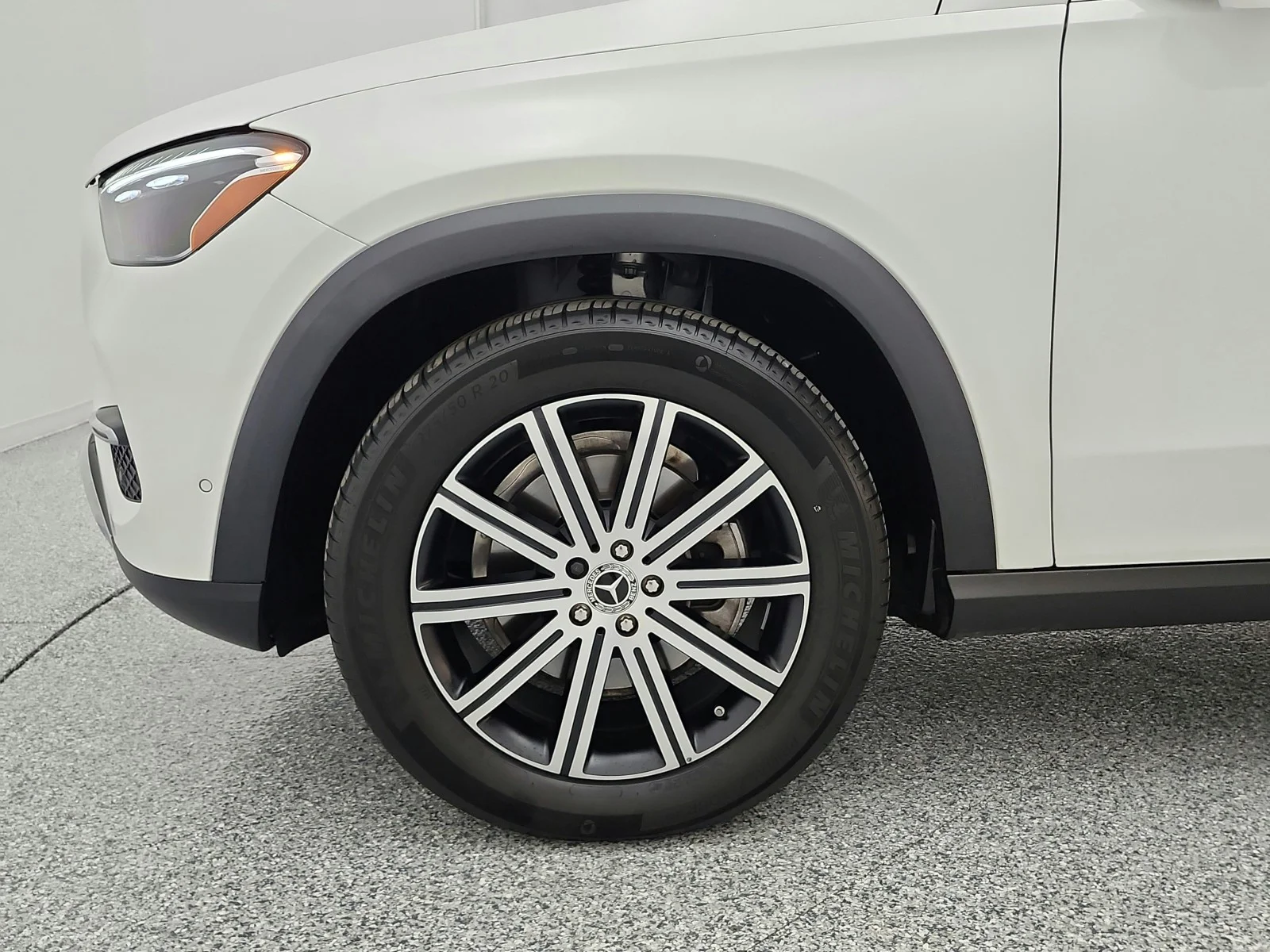 Certified Used 2024 Polar White Mercedes-Benz GLE 350 4MATIC® SUV image 25