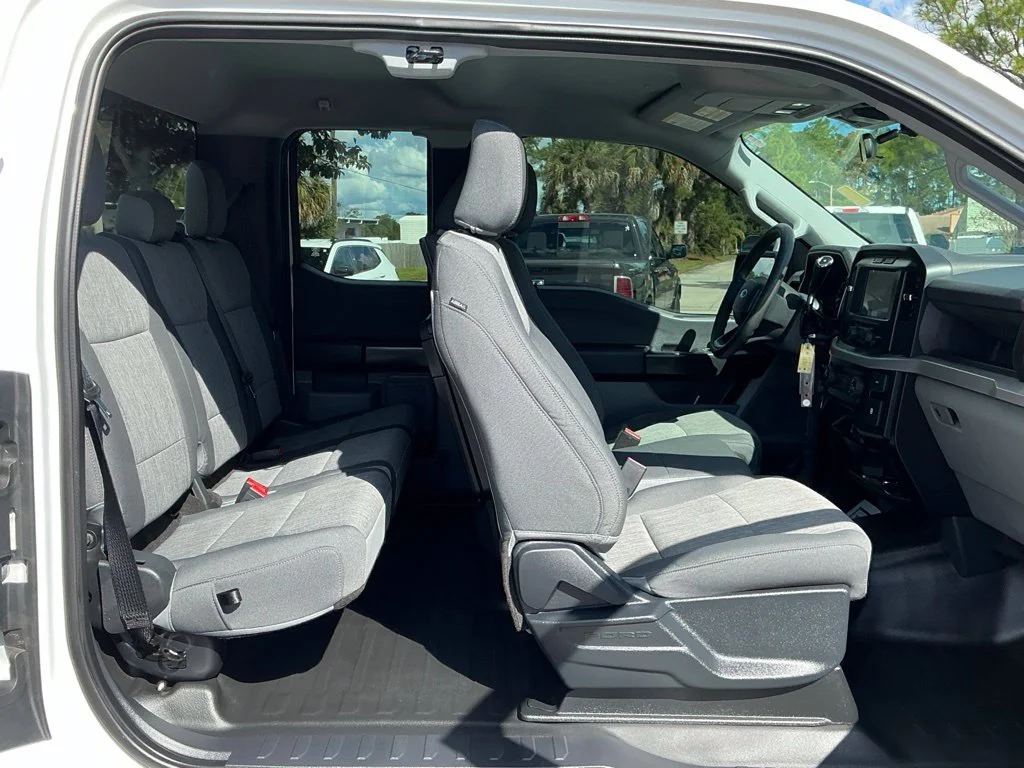 Used 2022 White Ford XL image 17