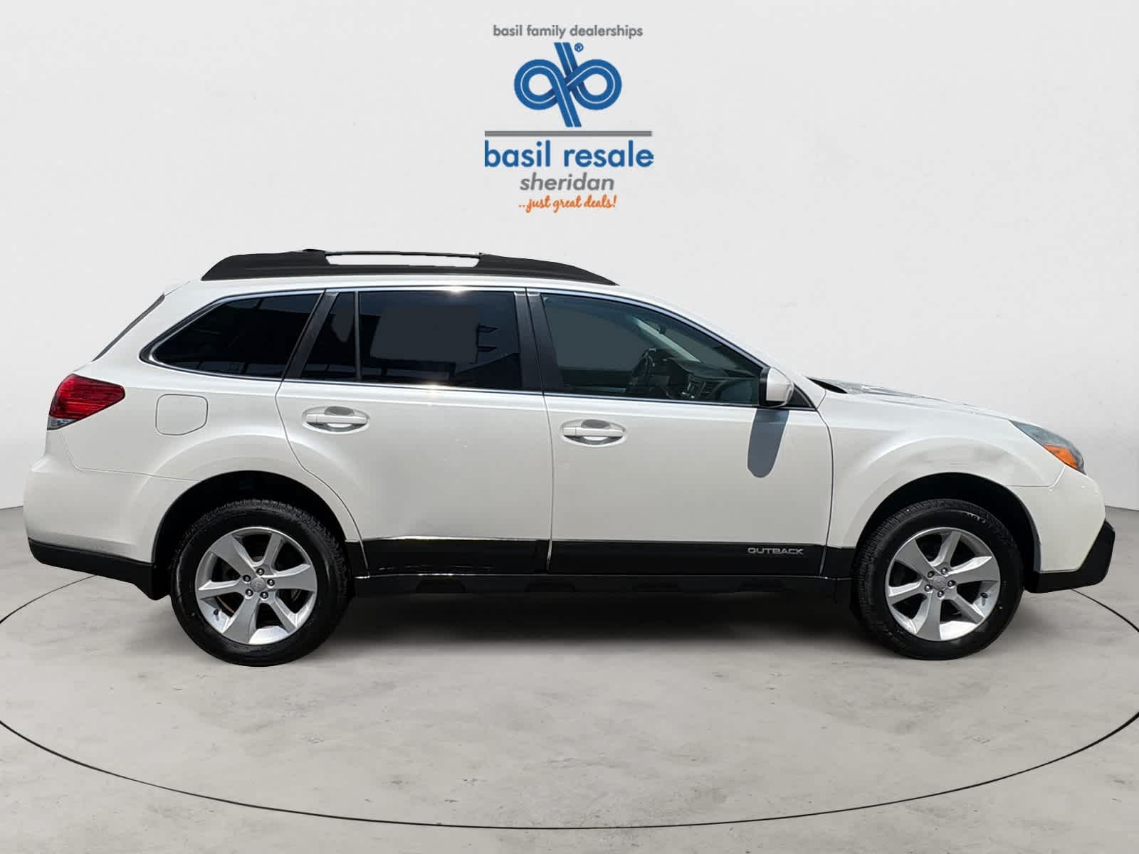 Used 2013 Satin White Pearl Subaru 2.5i Premium image 7