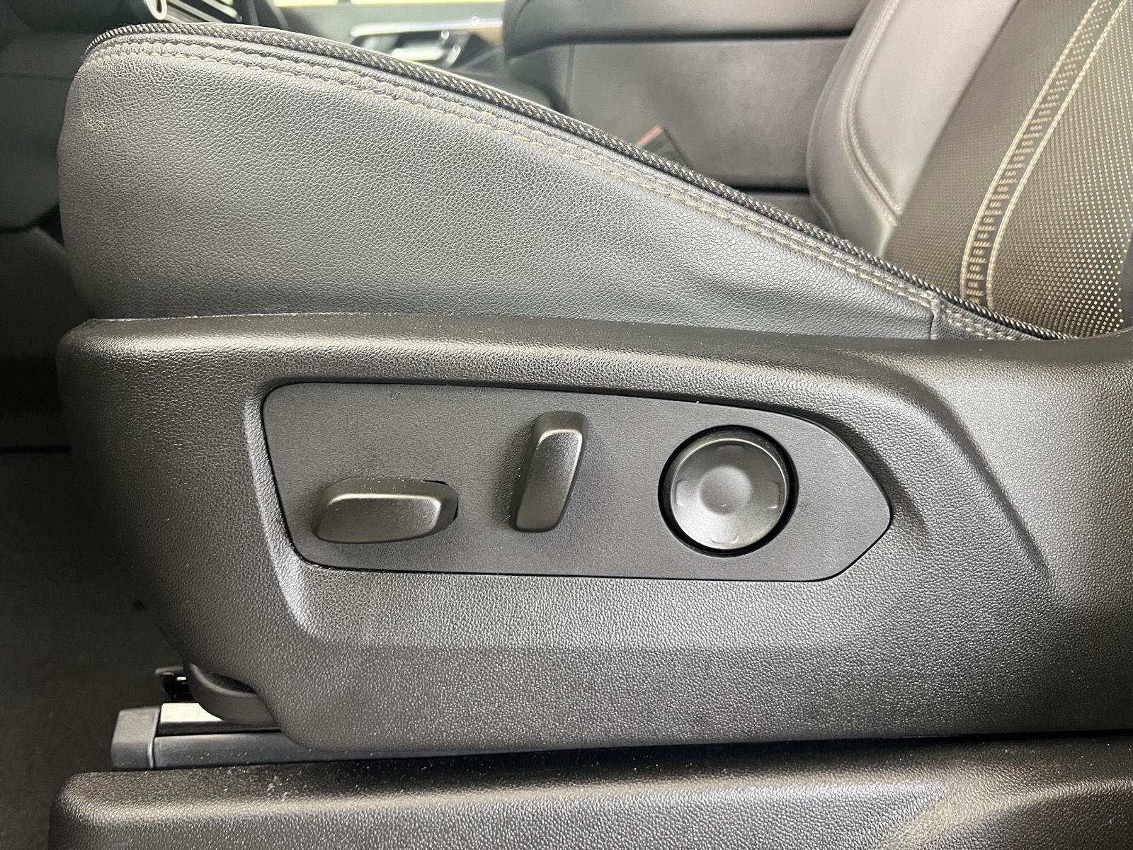 Used 2025 Lakeshore Blue Metallic Chevrolet High Country image 9