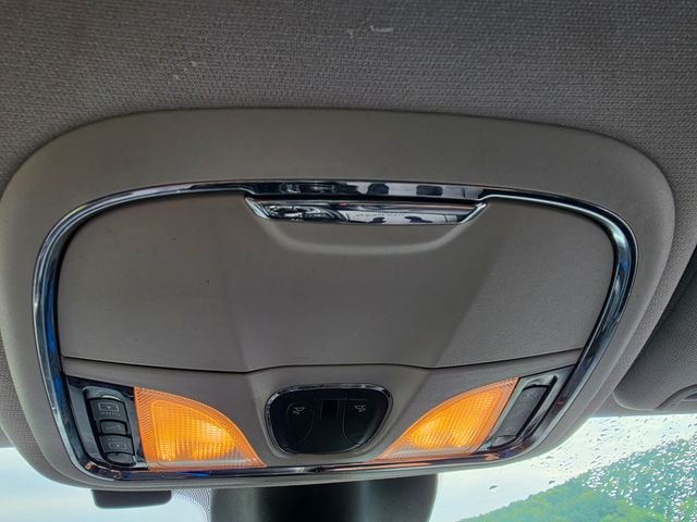 Used 2022 White Jeep Limited image 22