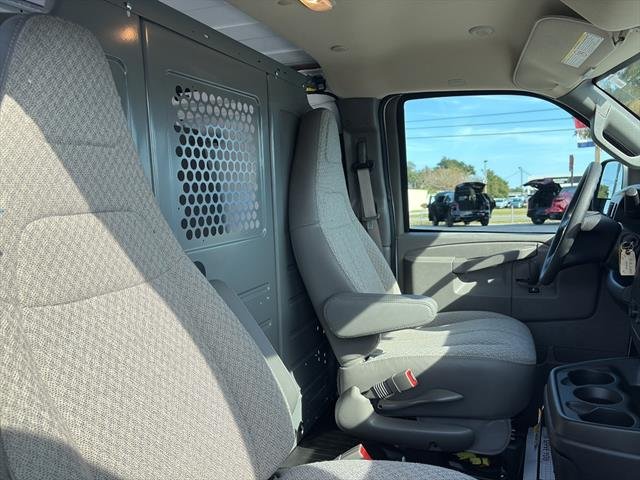 2025 Chevrolet Express Cargo Work Van - Photo 8