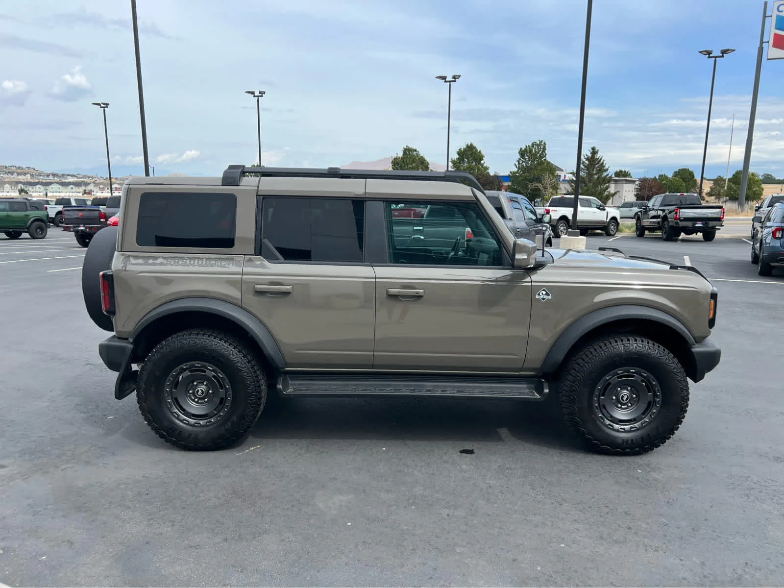 Used 2025 Gray Ford Outer Banks image 6