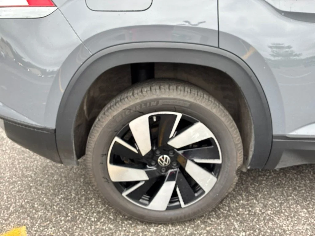 Used 2024  Volkswagen 2.0T SE w/Technology image 63