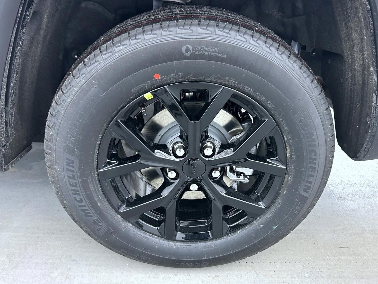 New 2026 Bright White Clear-Coat Exterior Paint Jeep Altitude image 22