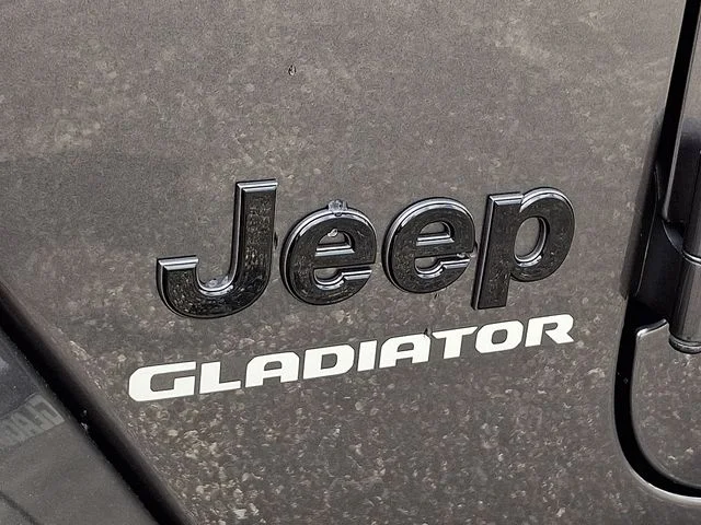Certified Used 2021 Gray Jeep Overland image 31