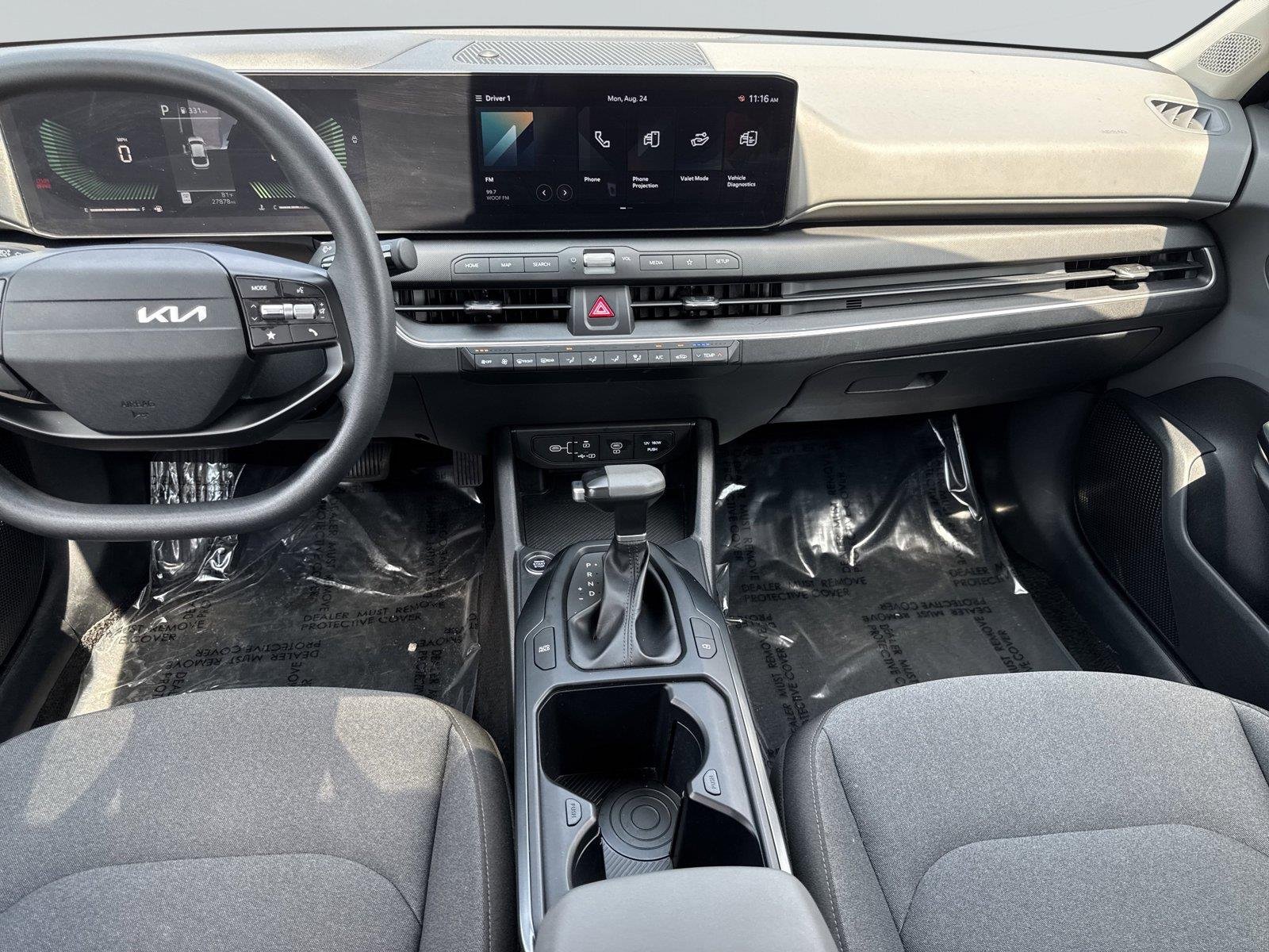 Used 2025 Snow White Pearl Kia LXS image 15