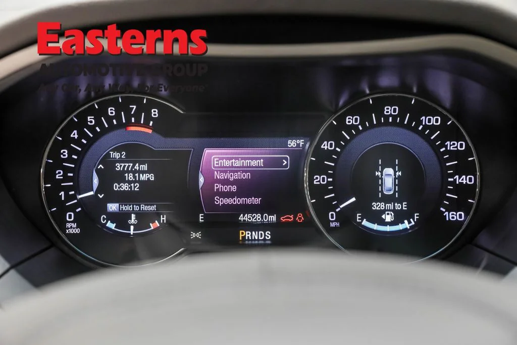 Used 2019 White Lincoln Reserve image 18