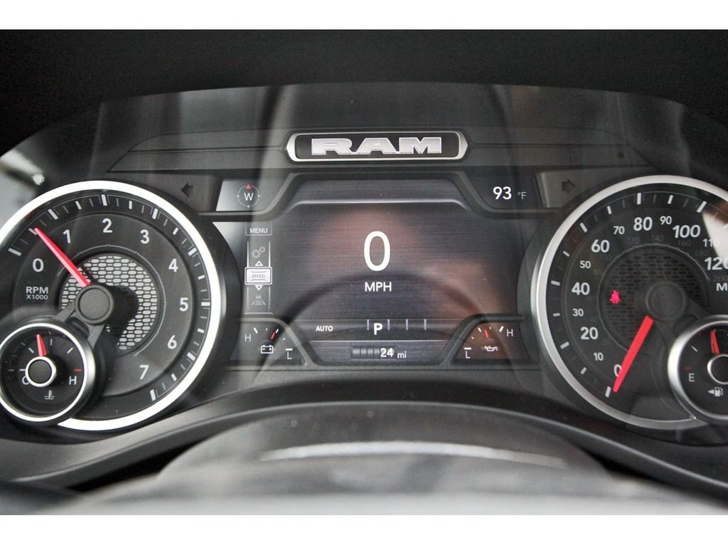 New 2026 Diamond Black Crystal Pearl-Coat Exterior Paint RAM Big Horn/Lone Star image 13