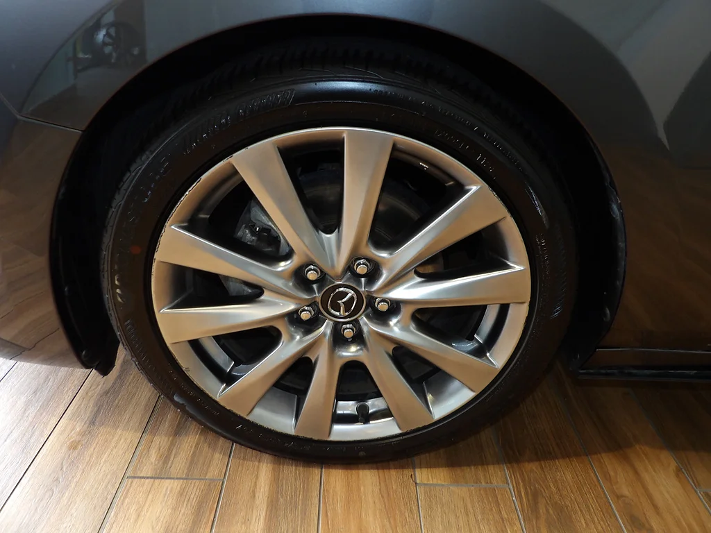 Used 2021 Machine Gray Metallic Mazda Premium image 10