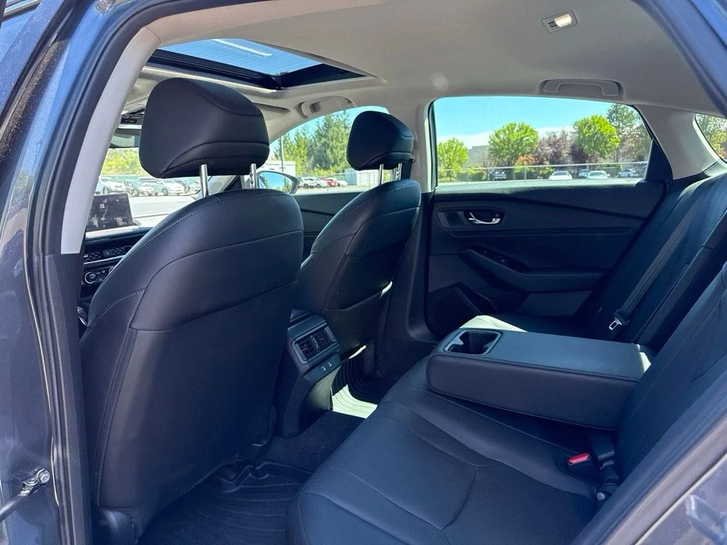 Used 2023 Canyon River Blue Metallic Honda Touring image 18