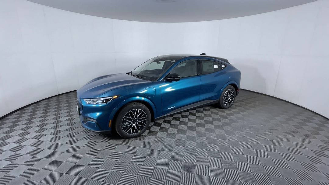 New 2026 Adriatic Blue Metallic Ford Premium image 4