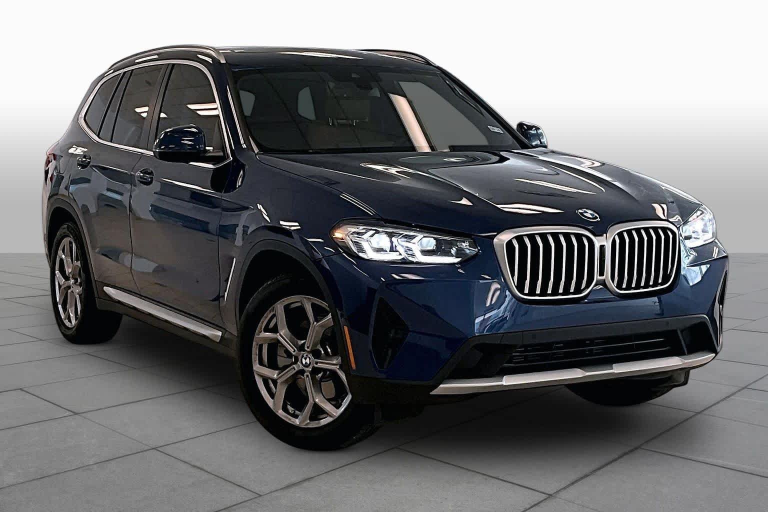 Used 2024 Phytonic Blue Metallic BMW sDrive30i image 2