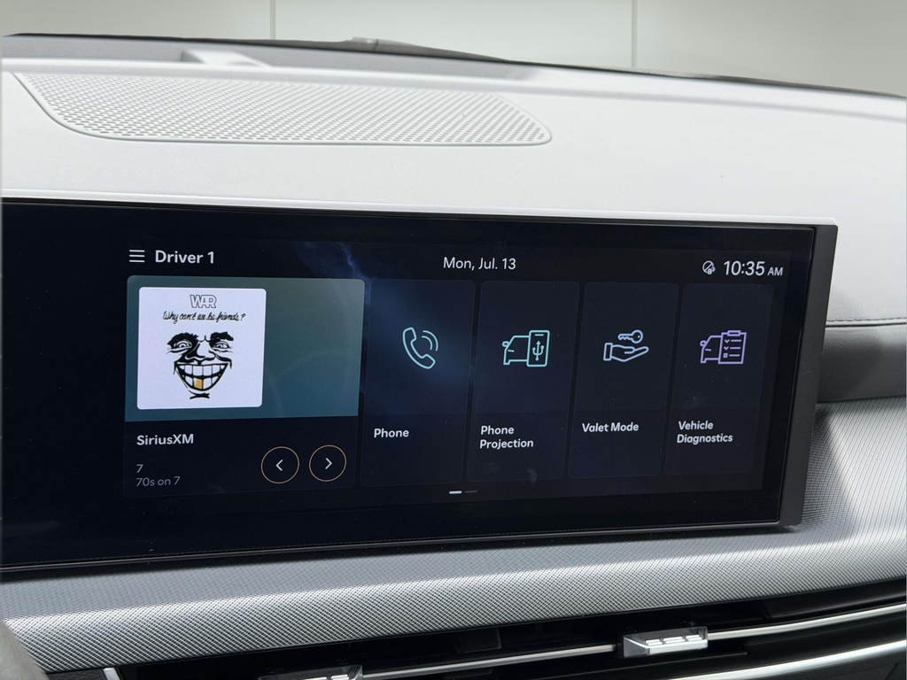 Used 2024 White Hyundai SEL image 3