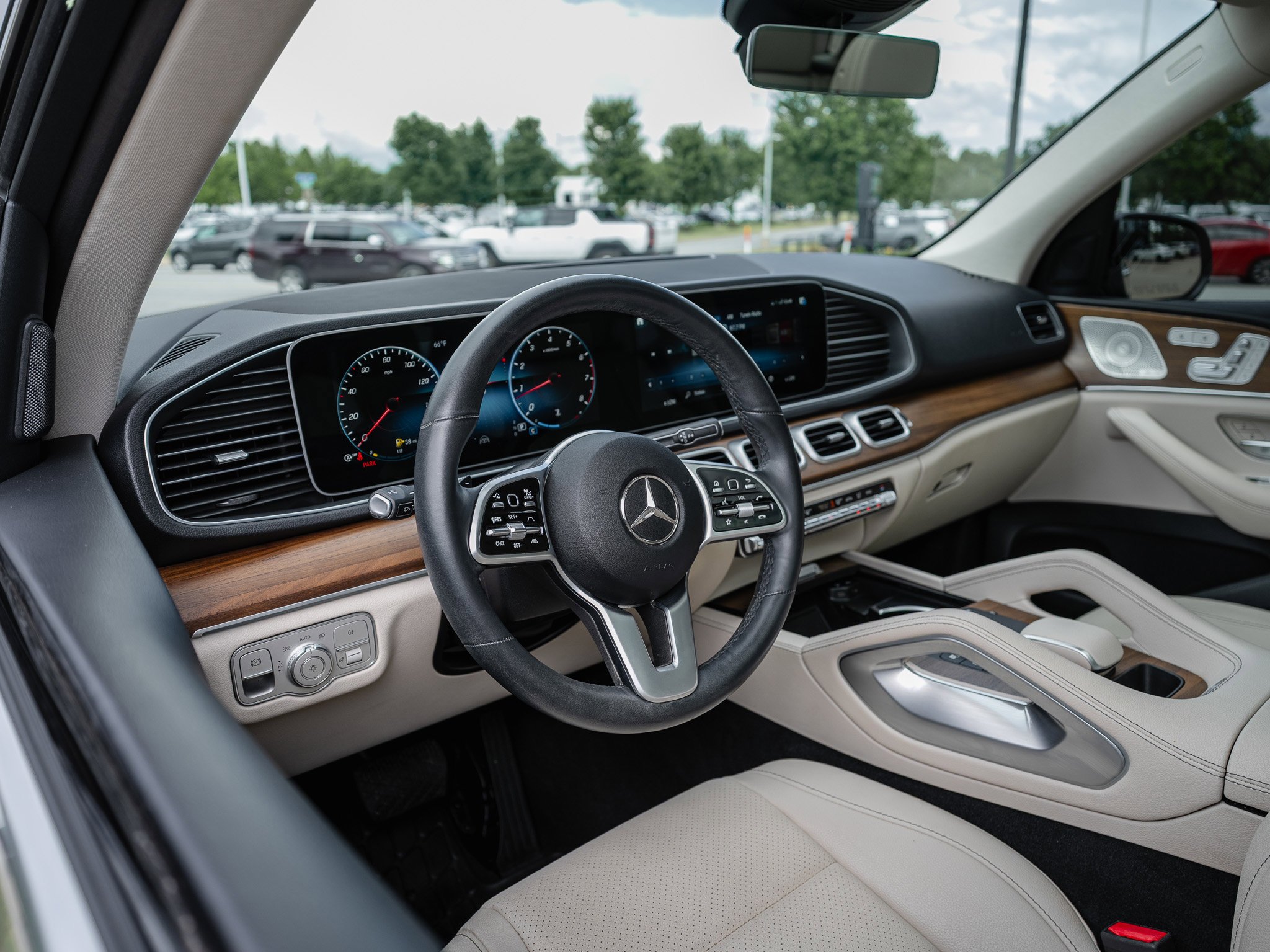 Used 2022 Gray Metallic Mercedes-Benz GLE 350 image 15