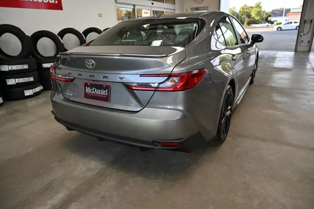 2026 Toyota Camry SE - Photo 6