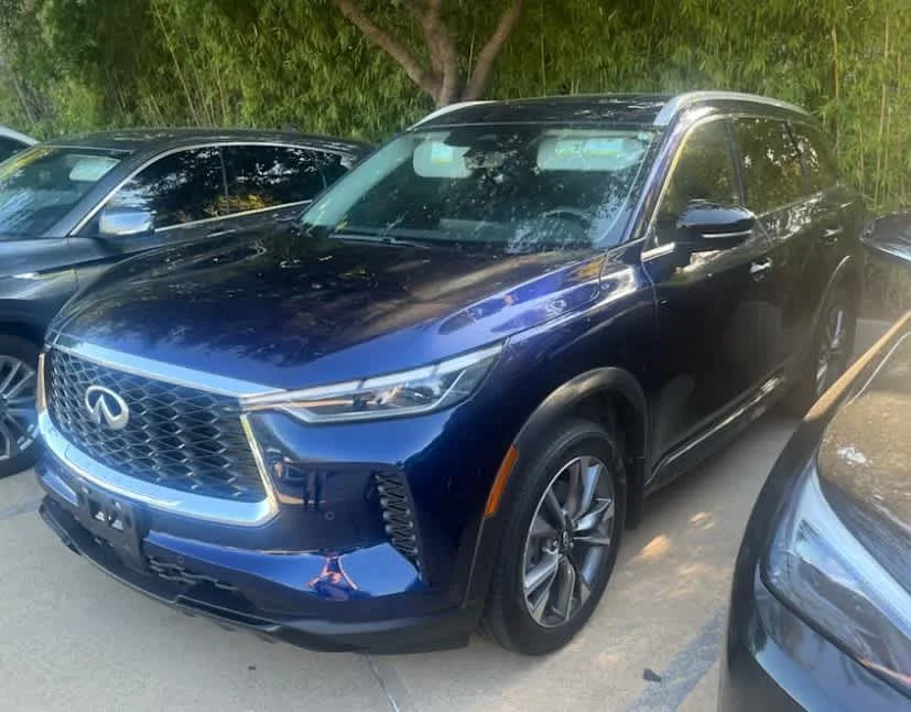 Certified Used 2024 Grand Blue INFINITI LUXE image 2