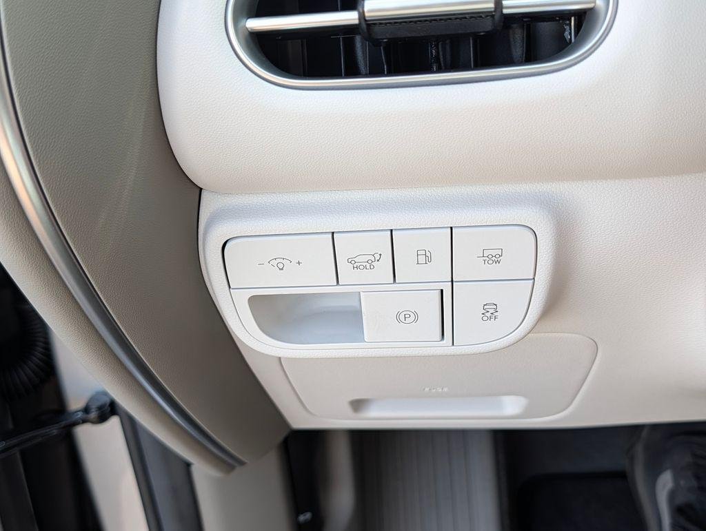 New 2027 Silver Hyundai Blue SEL 7P image 33
