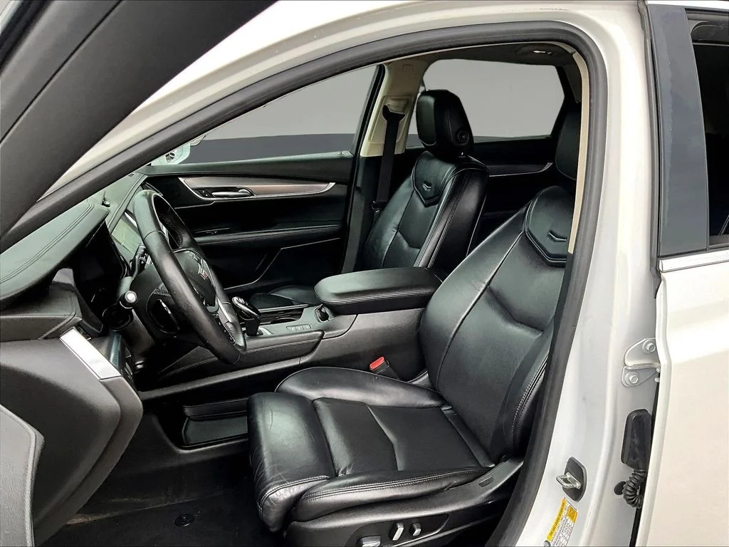 Used 2017 White Cadillac Luxury image 24