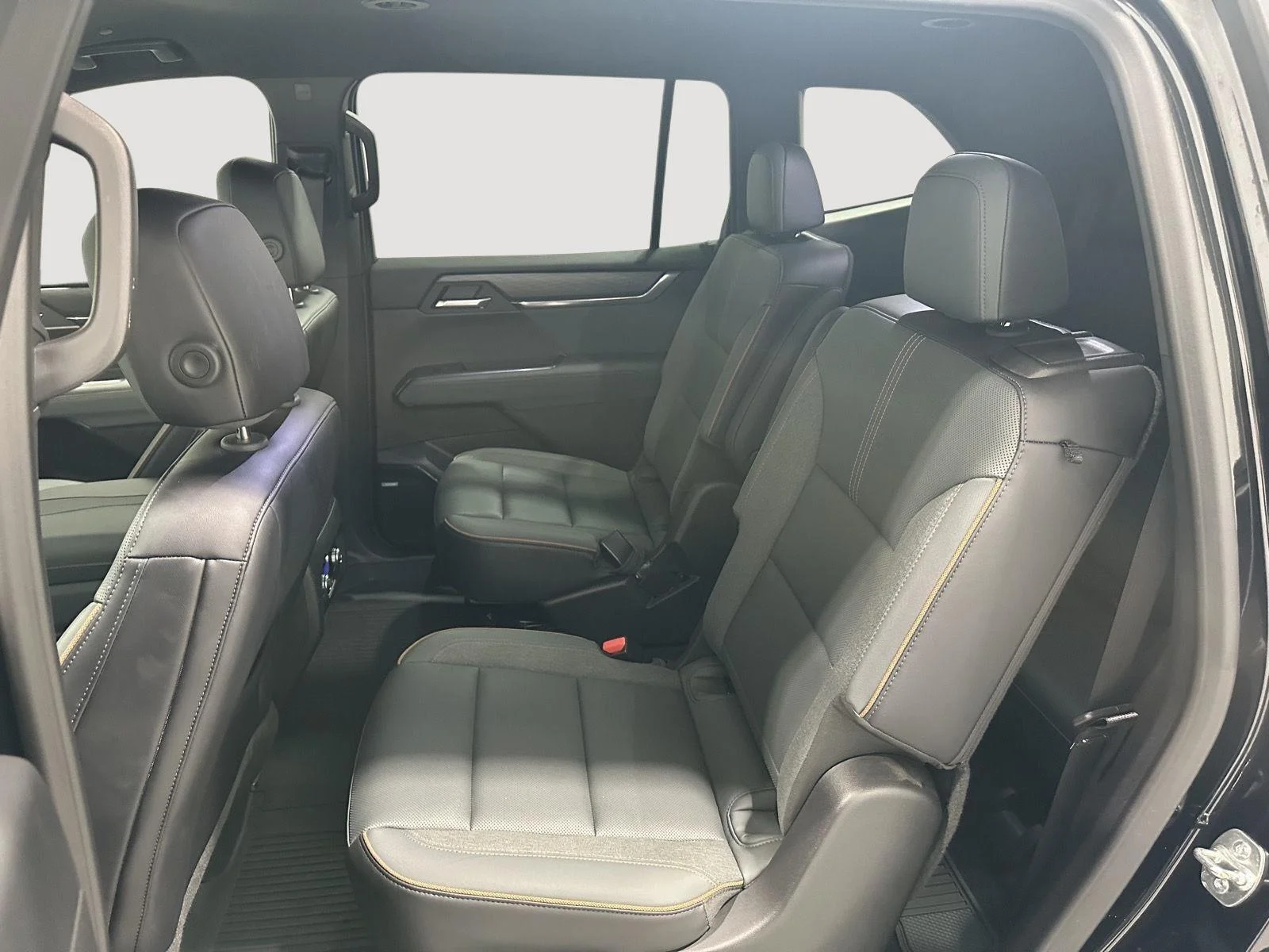 Used 2025 Ebony Twilight Metallic GMC AT4 image 24