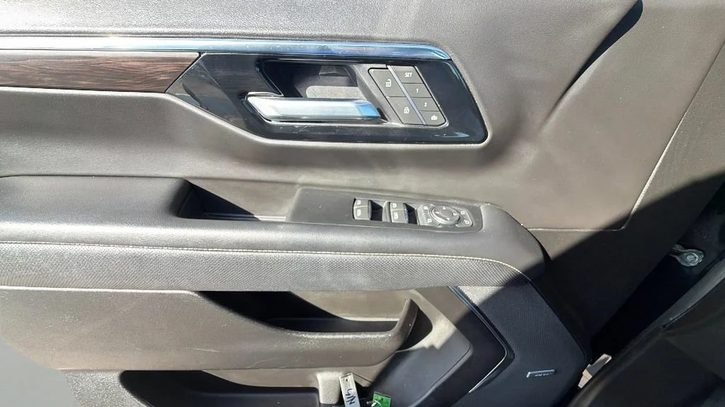 Used 2025 Black Chevrolet Premier image 25