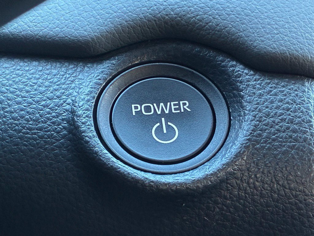 Used 2026  Toyota XLE Premium image 20
