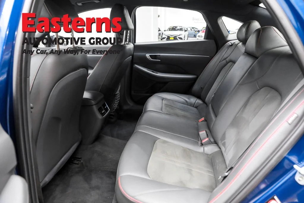 Used 2020 Blue Hyundai SEL Plus image 21