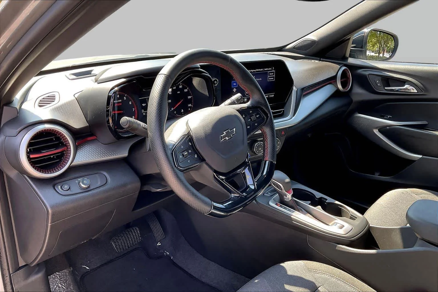 Used 2025 Sterling Gray Metallic Chevrolet 1RS image 17