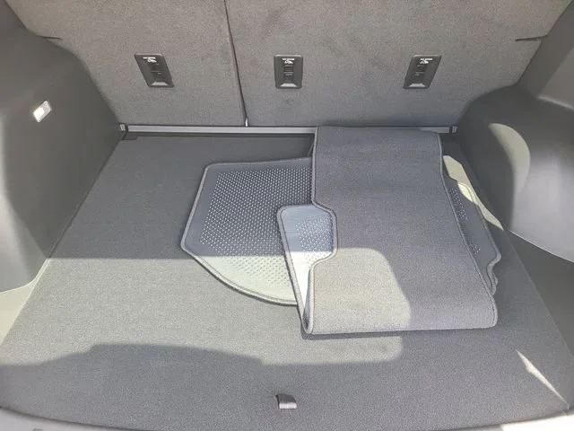 New 2026 Summit White Chevrolet LT image 5