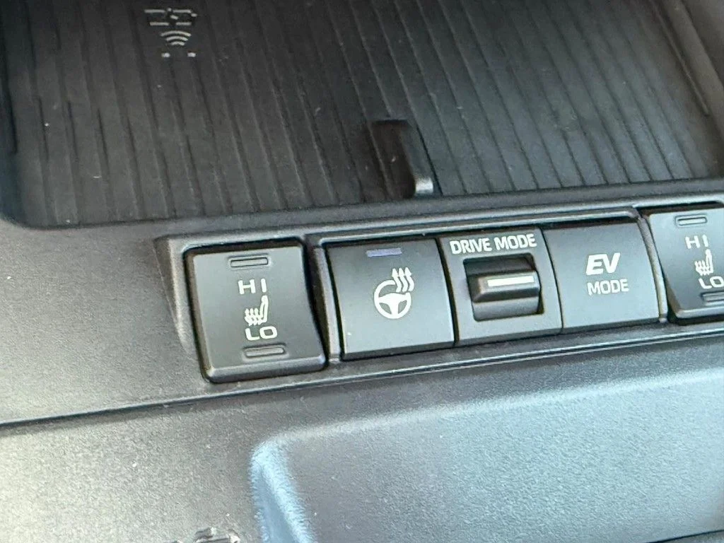 New 2026 Sonic Silver Toyota Hybrid XSE image 16