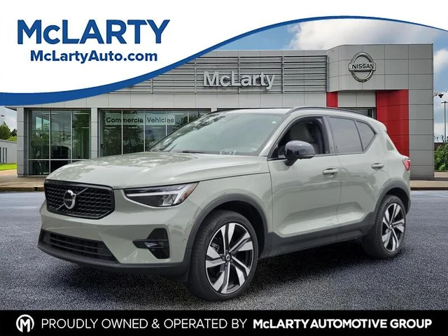 2024 VOLVO XC40 B5 AWD PLUS DARK THEME