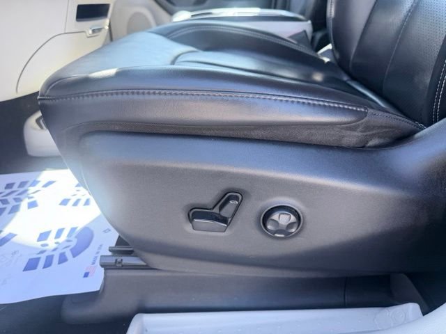 2023 Chrysler Pacifica Touring L - Photo 25