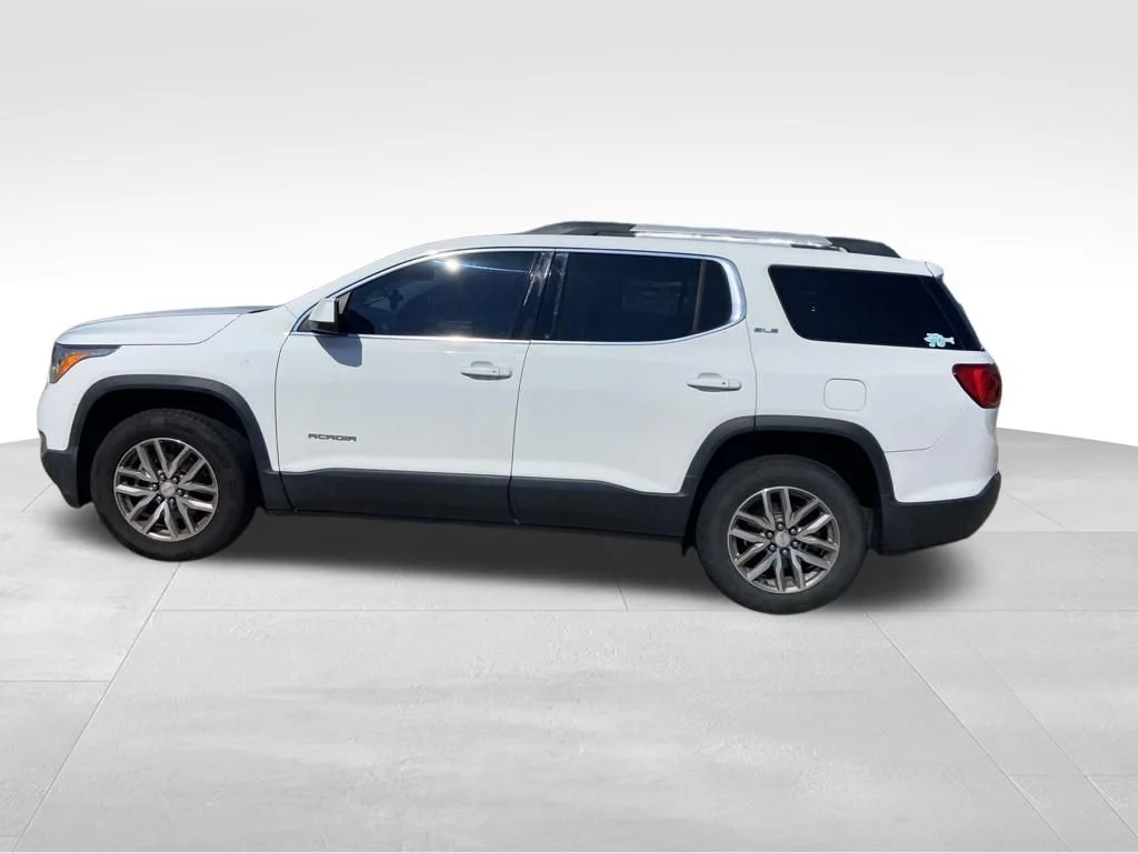 Used 2017 White GMC SLE-2 image 24