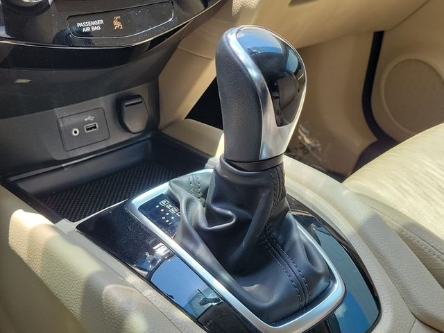 Used 2018 White Nissan SV image 29