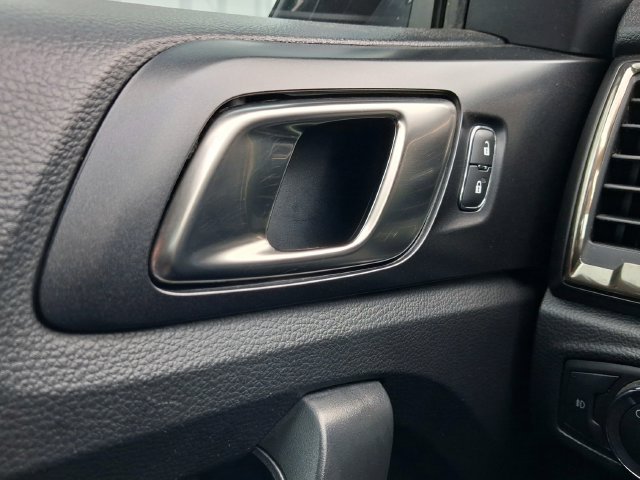 Used 2022 Silver Ford XLT image 9