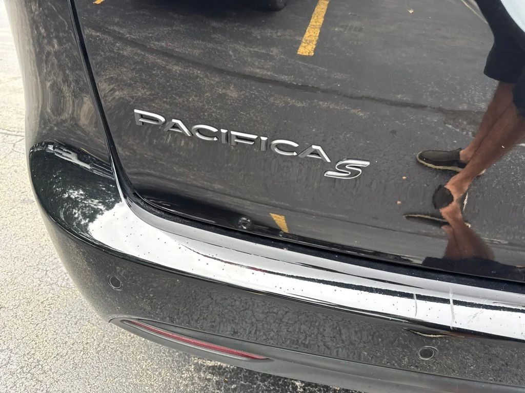 2026 Chrysler Pacifica Limited - Photo 17