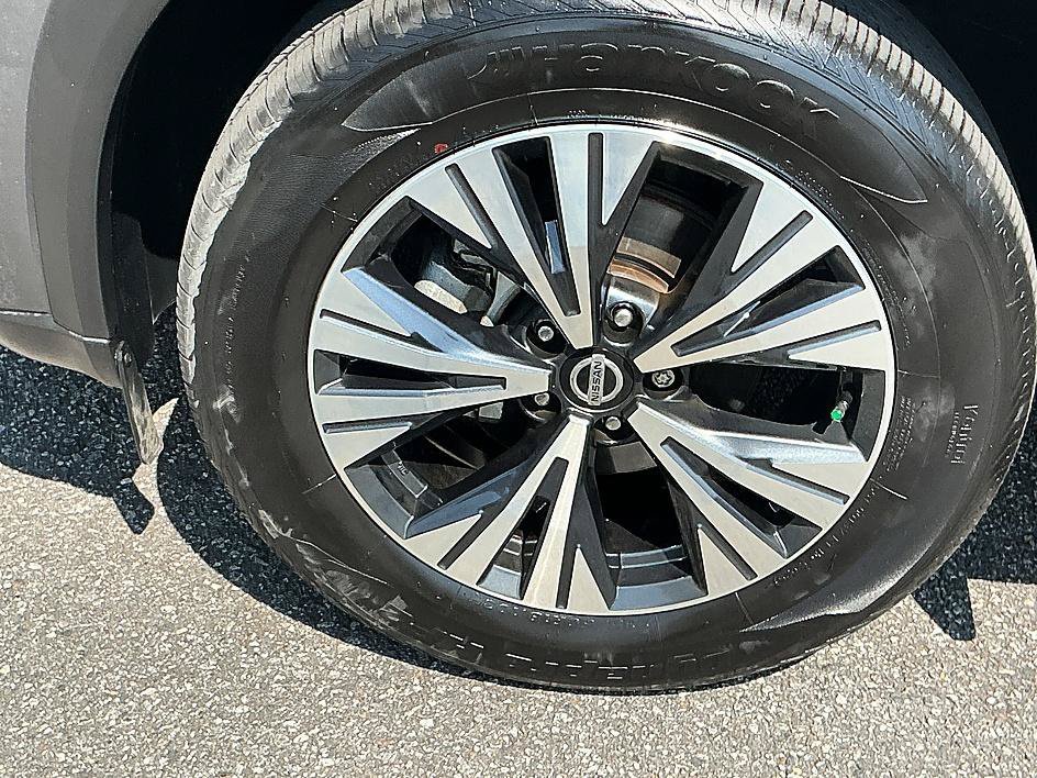 Used 2021 Gun Metallic Nissan SV image 8