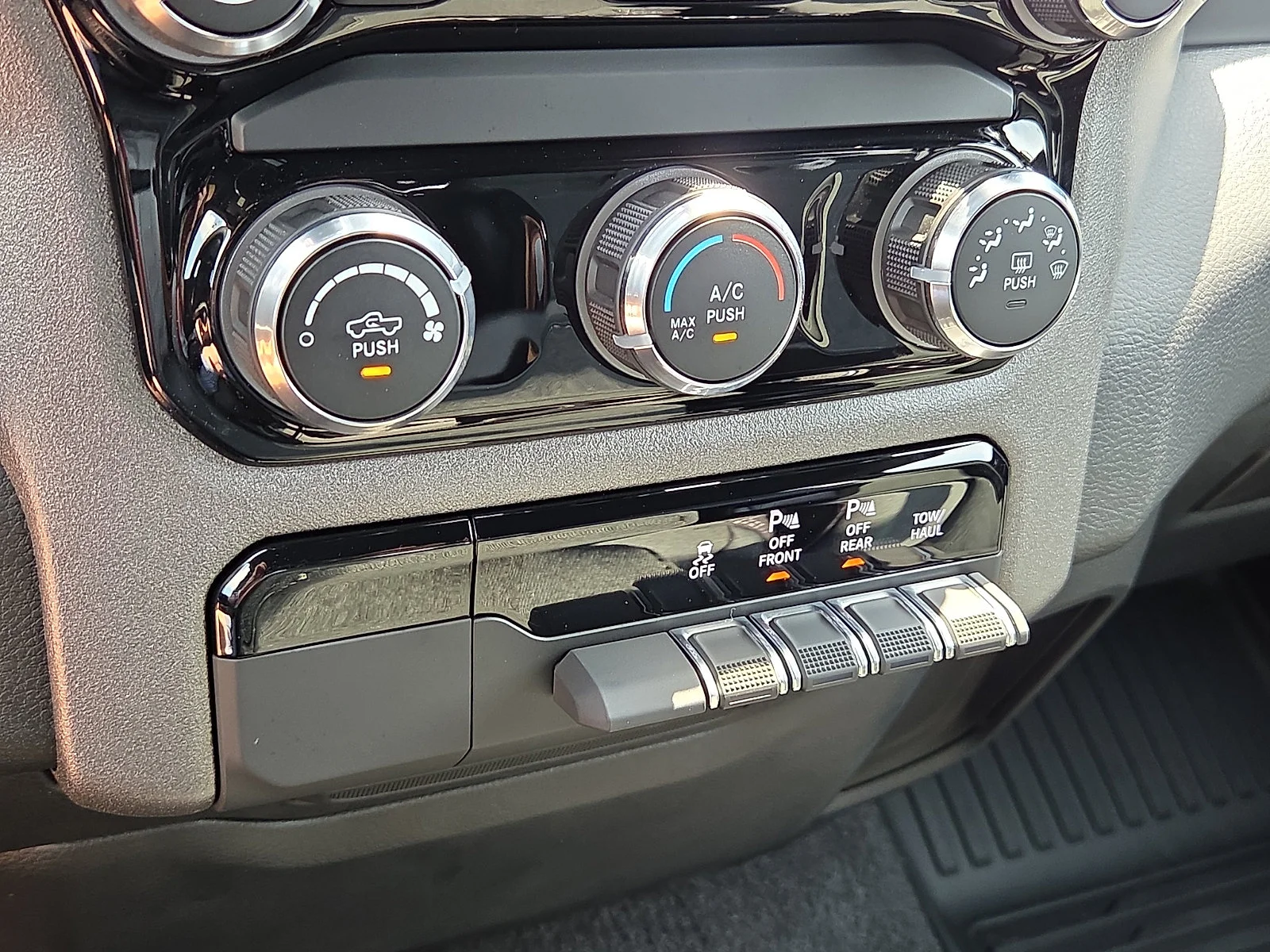 2026 RAM Ram 1500 Pickup Tradesman - Photo 18