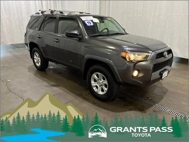 2019 Toyota 4Runner SR5 4x4 V6's photo