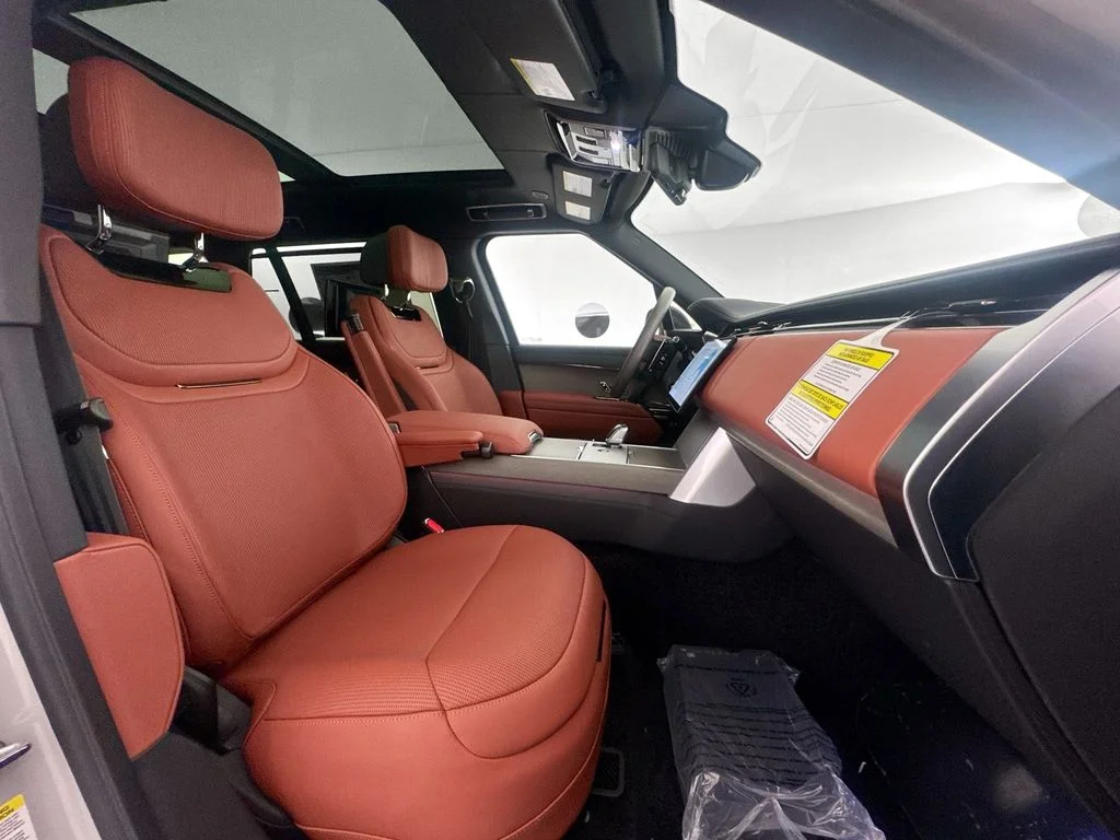 New 2026 Borasco Grey Land Rover SV image 29